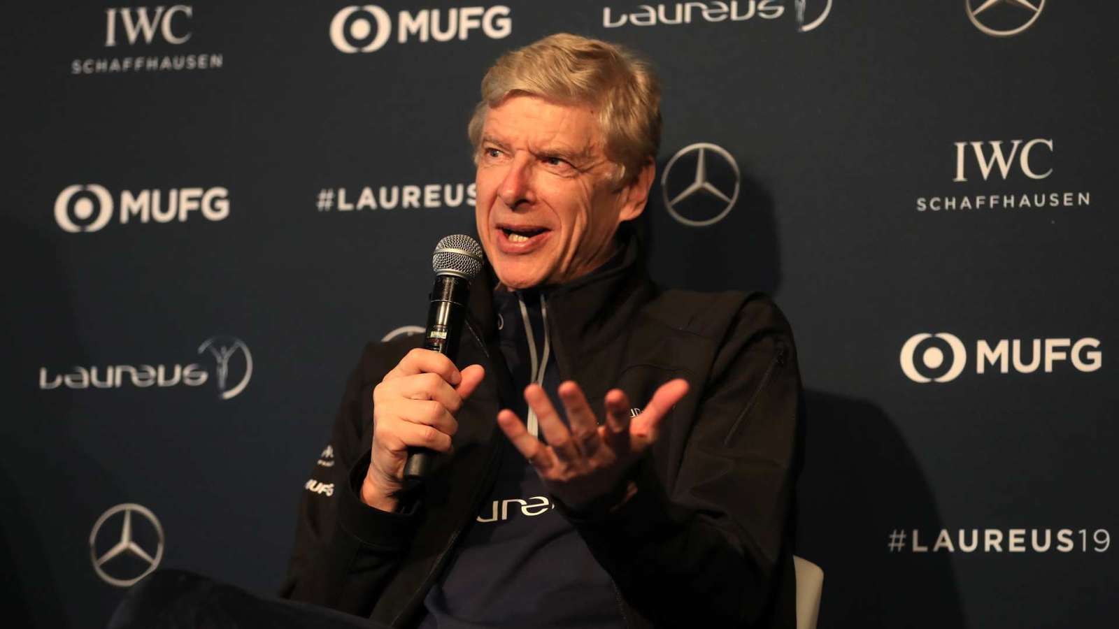 PARIS SAINT-GERMAIN BANTAH AKUISISI ARSENE WENGER