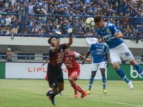 LAGA PERSIB VS AREMA FC BERAKHIR TANPA PEMENANG