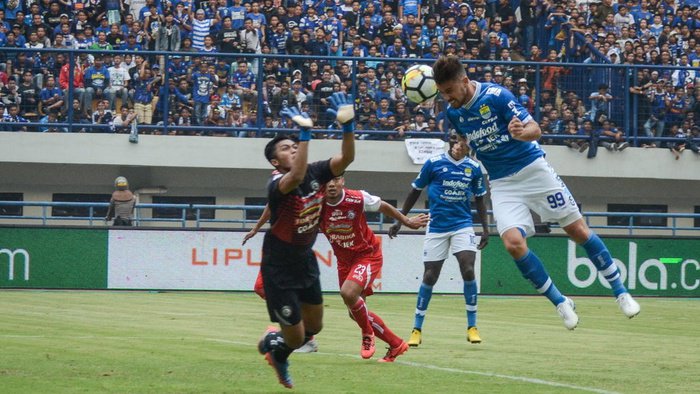 LAGA PERSIB VS AREMA FC BERAKHIR TANPA PEMENANG