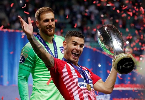 BAYERN MUNICH RESMI DAPATKAN BEK ATLETICO MADRID