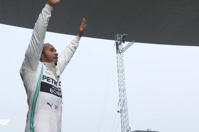 HASIL F1 GP CHINA 2019 - LEWIS HAMILTON MENANGI BALAPAN KE-1000