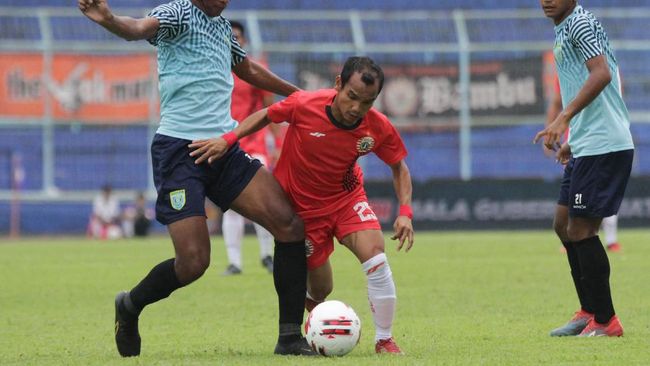 KLASEMEN PIALA GUBERNUR JATIM: PERSIJA JUARA GRUP