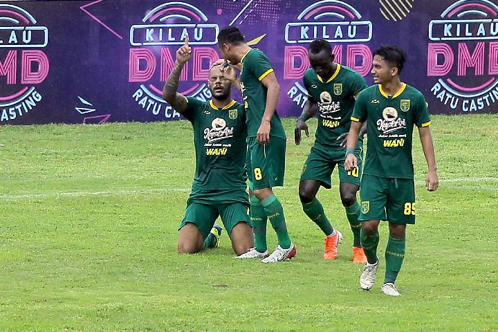 PREVIEW FINAL PIALA GUBERNUR JATIM KAMIS: PERSEBAYA VS PERSIJA