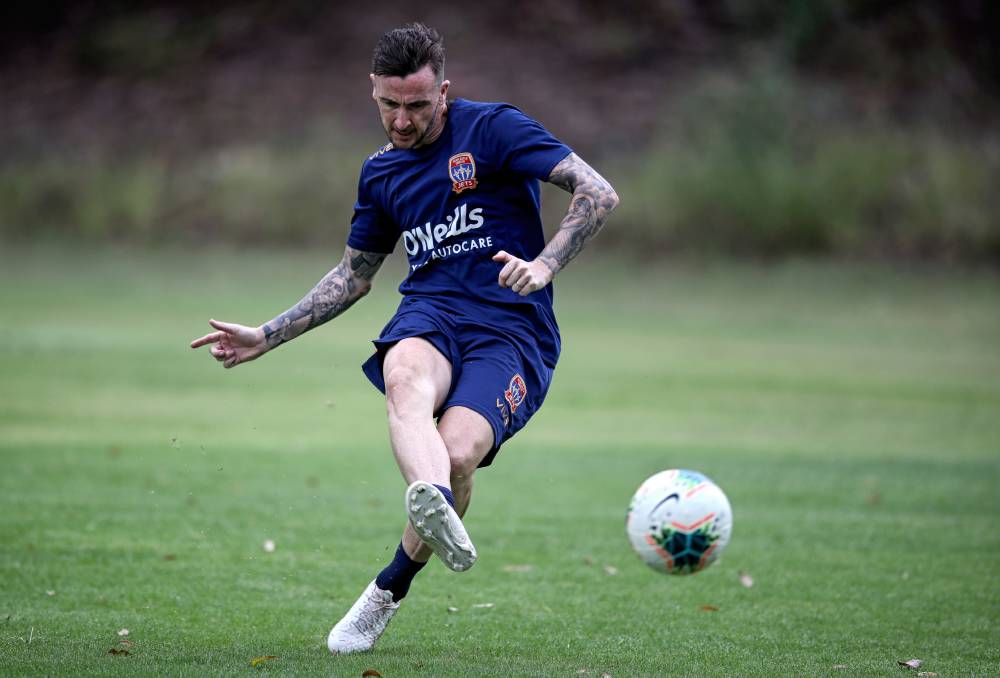 NEWCASTLE JETS VS CENTRAL COAST MARINERS: PRATINJAU PERTANDINGAN