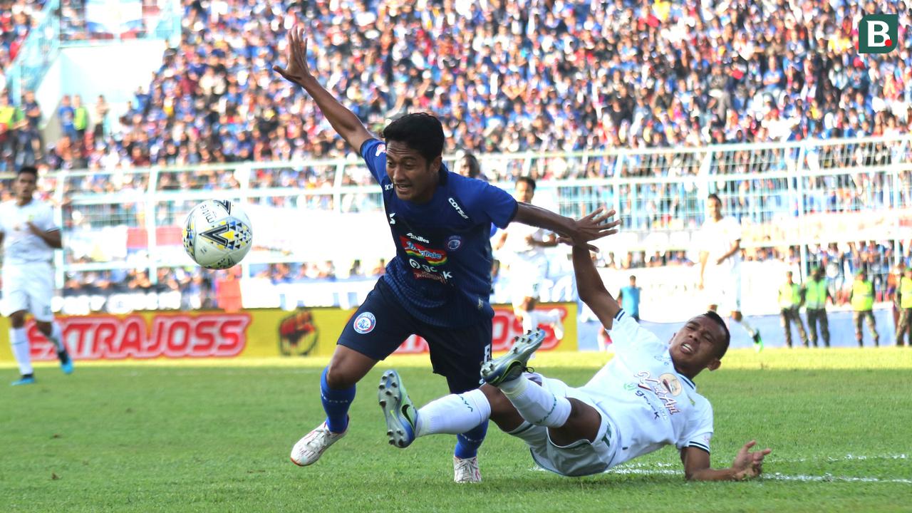 LIGA 1: AREMA HAJAR PERSEBAYA, MOMEN NASIR BERTRANSFORMASI DARI GELANDANG JADI BEK KIRI