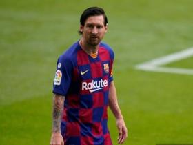   LIONEL MESSI BERTAHAN DI BARCELONA, ETO'O KEGIRANGAN