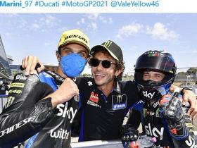 ALASAN ADIK VALENTINO ROSSI LEGAWA DITINGGAL RIVAL-RIVALNYA DULUAN KE MOTOGP