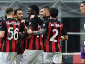 KLASEMEN LIGA ITALIA - ROMA MELEJIT, AC MILAN RAWAN DIGUSUR INTER