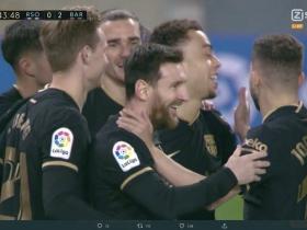 HASIL LIGA SPANYOL - GOL PUTAR BADAN MESSI BIKIN REAL SOCIEDAD HANCUR LEBUR DI KANDANG