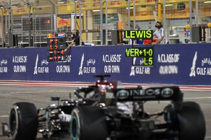 F1 GP EMILIA ROMAGNA: LEWIS HAMILTON ANTISIPASI PEMBALASAN MAX VERSTAPPEN