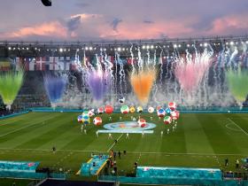 PESTA BOLA EROPA! RANGKAIAN OPENING CEREMONY EURO 2020: SUARA BOCELLI HINGGA MOBIL MINI