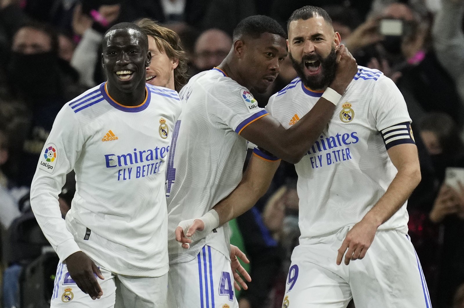 KLASEMEN LIGA SPANYOL: REAL MADRID SEMAKIN JAUH TINGGALKAN BARCELONA