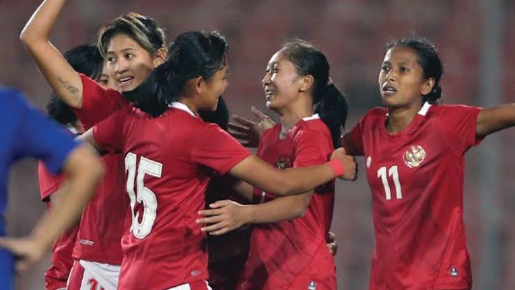 TIMNAS WANITA INDONESIA JALANI LATIHAN, PASSING PENDEK HINGGA SET PIECE JADI FOKUS UTAMA