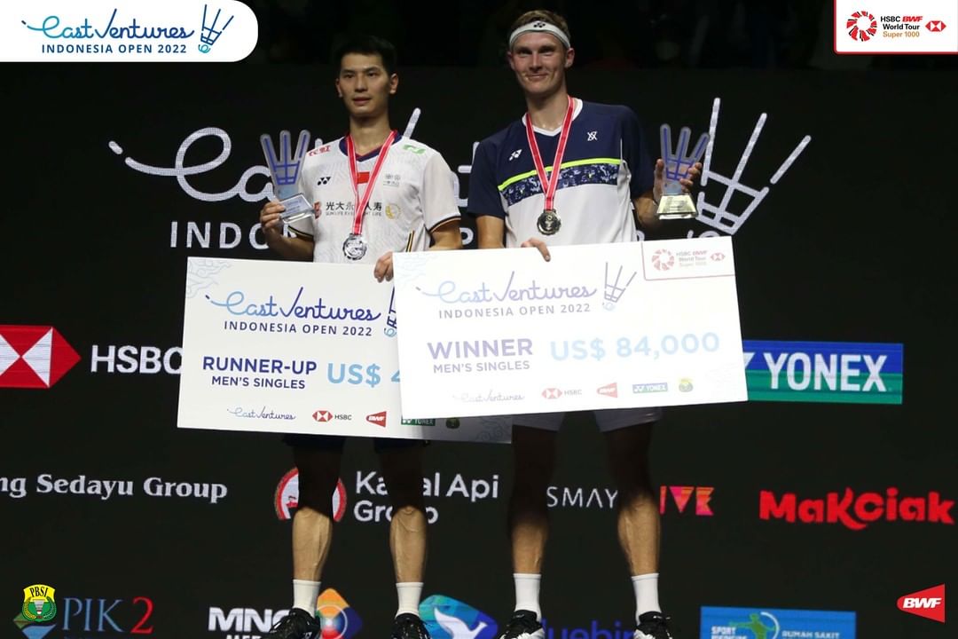 HASIL FINAL INDONESIA OPEN 2022 – TAKLUKAN ZHAO JUN PENG, VIKTOR AXELSEN JUARA TUNGGAL PUTRA